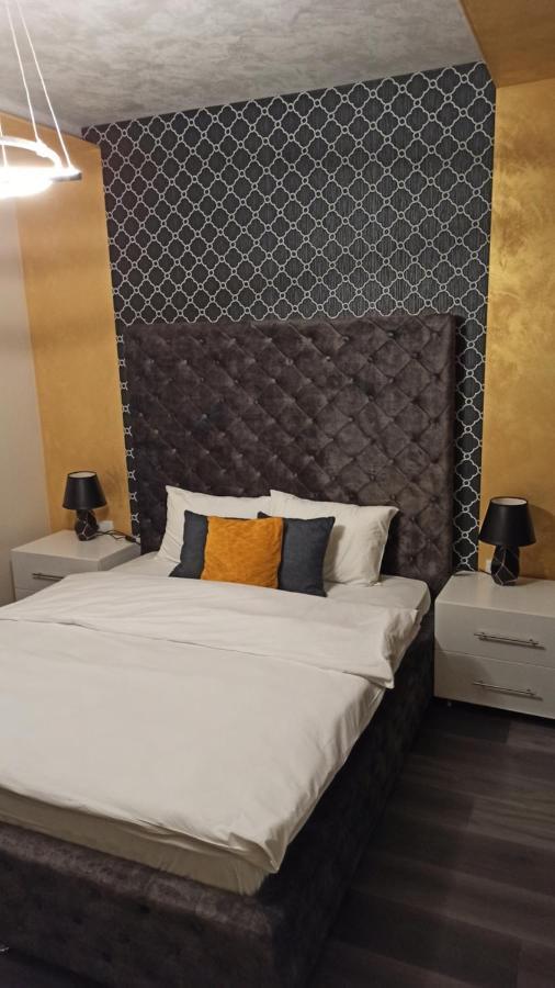 Apartmani President III บันยาลูกา ภายนอก รูปภาพ